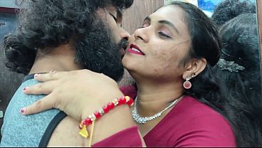Casal quente de Kerala se beija e transa com paixão