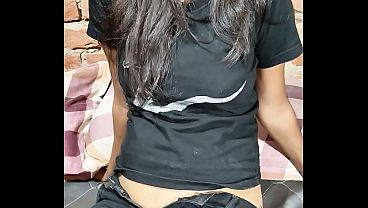 Momentos tímidos da esposa indiana em sexo caseiro real