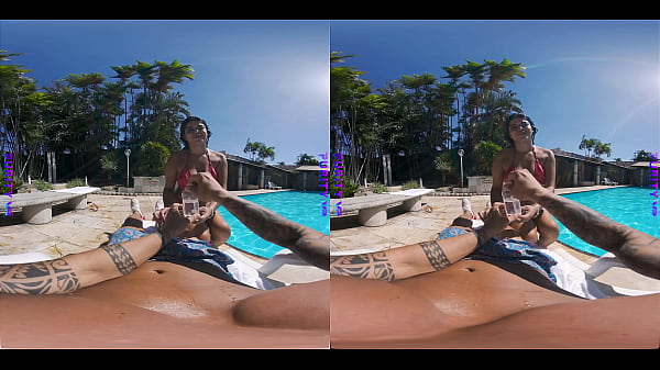 Curvy latina sensual se remexe toda no VR de pureza