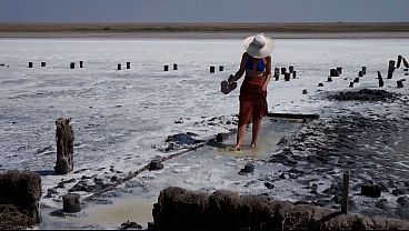 Mistura de barro curativo de Elton Salt Lake com efeitos relaxantes