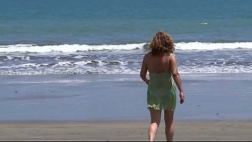 Primeira Vez Com Meu Enteado Na Praia E Ele Goza Dentro Da Minha Bunda
